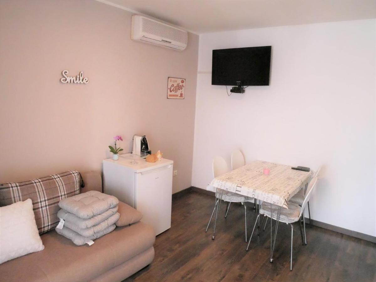 רוביני Apartments Kety מראה חיצוני תמונה